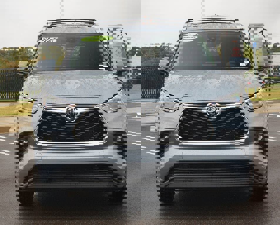 Used 2022 Toyota Highlander XLE image 25