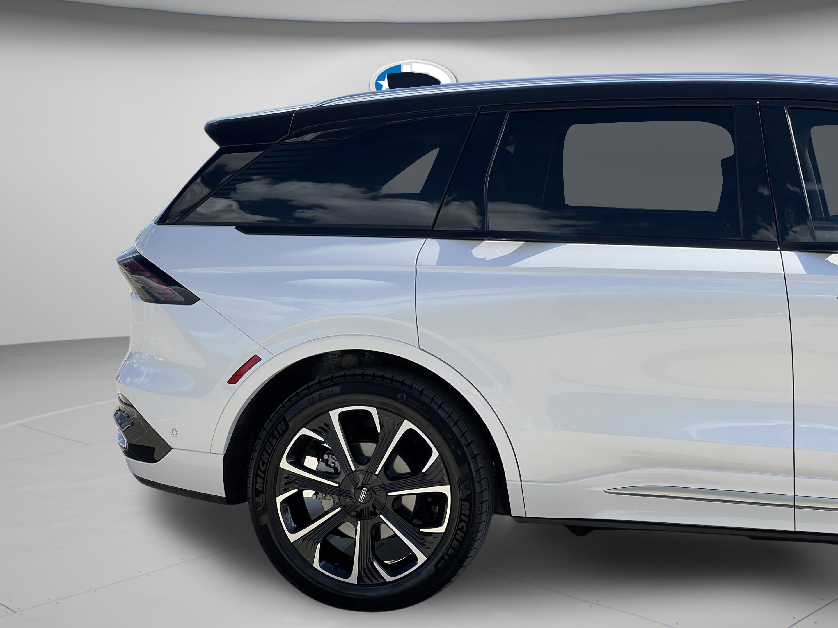 Used 2024 Lincoln Nautilus Reserve w/ Equipment Group 202A image 35