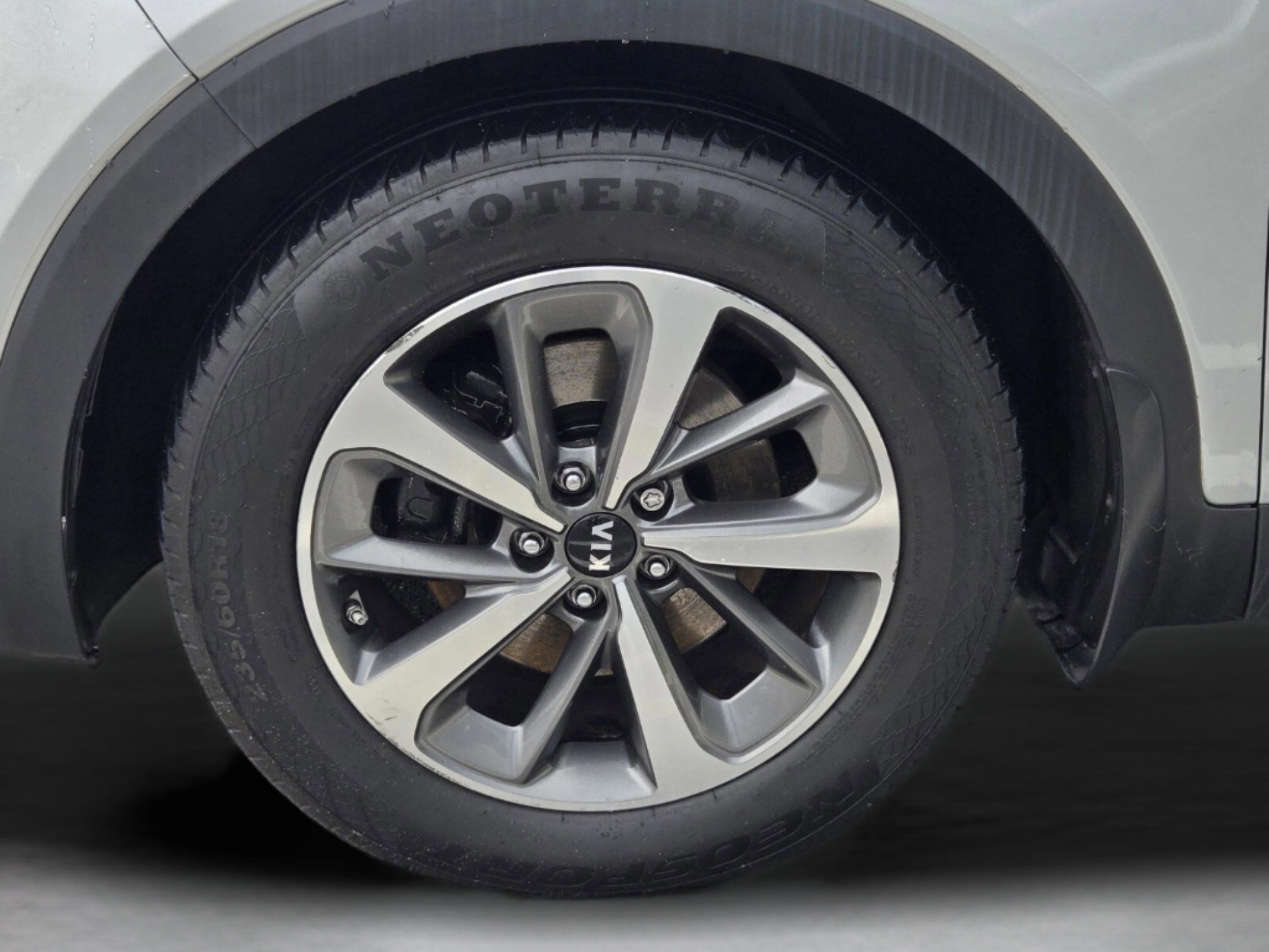 Used 2020 Kia Sorento FWD V6 image 46