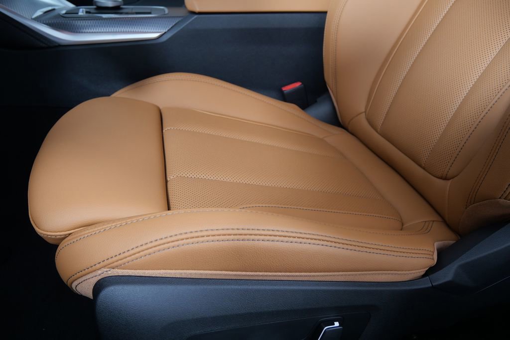 Used 2026 BMW 430i Coupe w/ M Sport Package RWD image 9