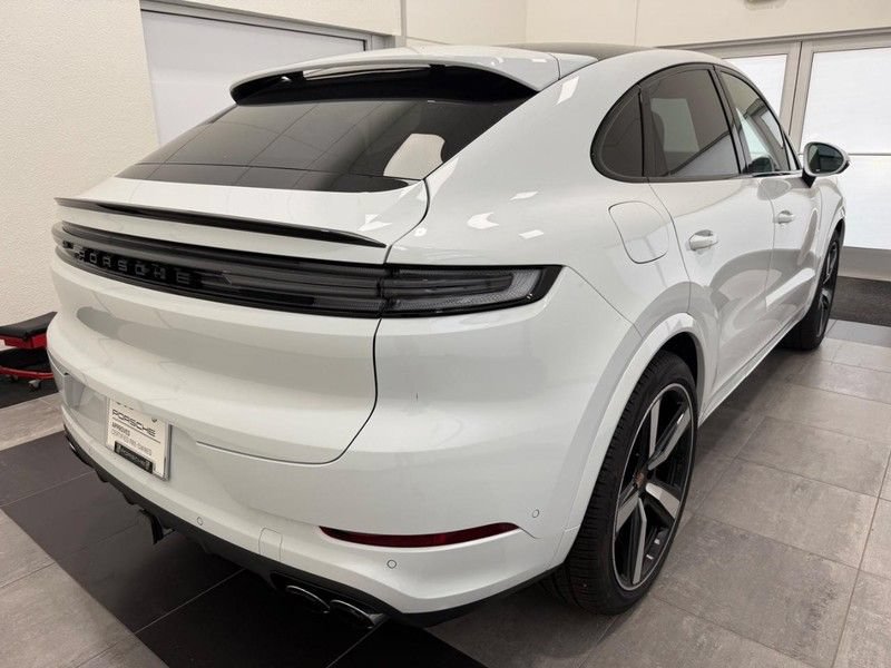 Certified 2026 Porsche Cayenne Coupe AWD/4WD image 7
