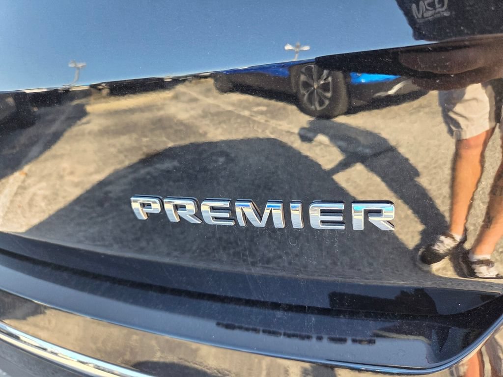 Used 2020 Chevrolet Traverse Premier FWD image 15