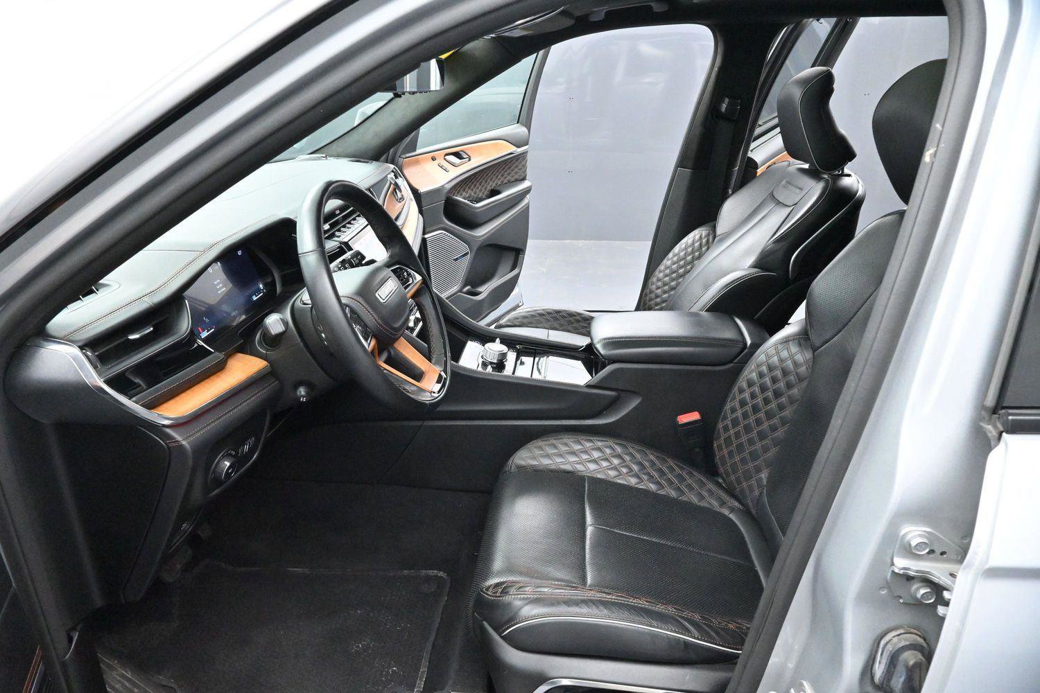 Used 2023 Jeep Grand Cherokee L Summit image 12