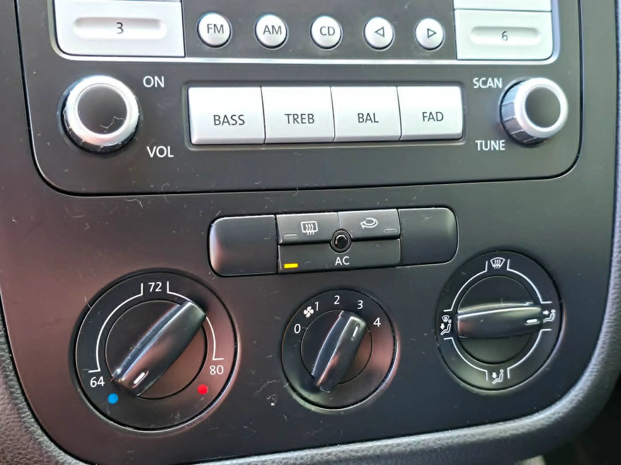 Used 2009 Volkswagen Rabbit S image 16