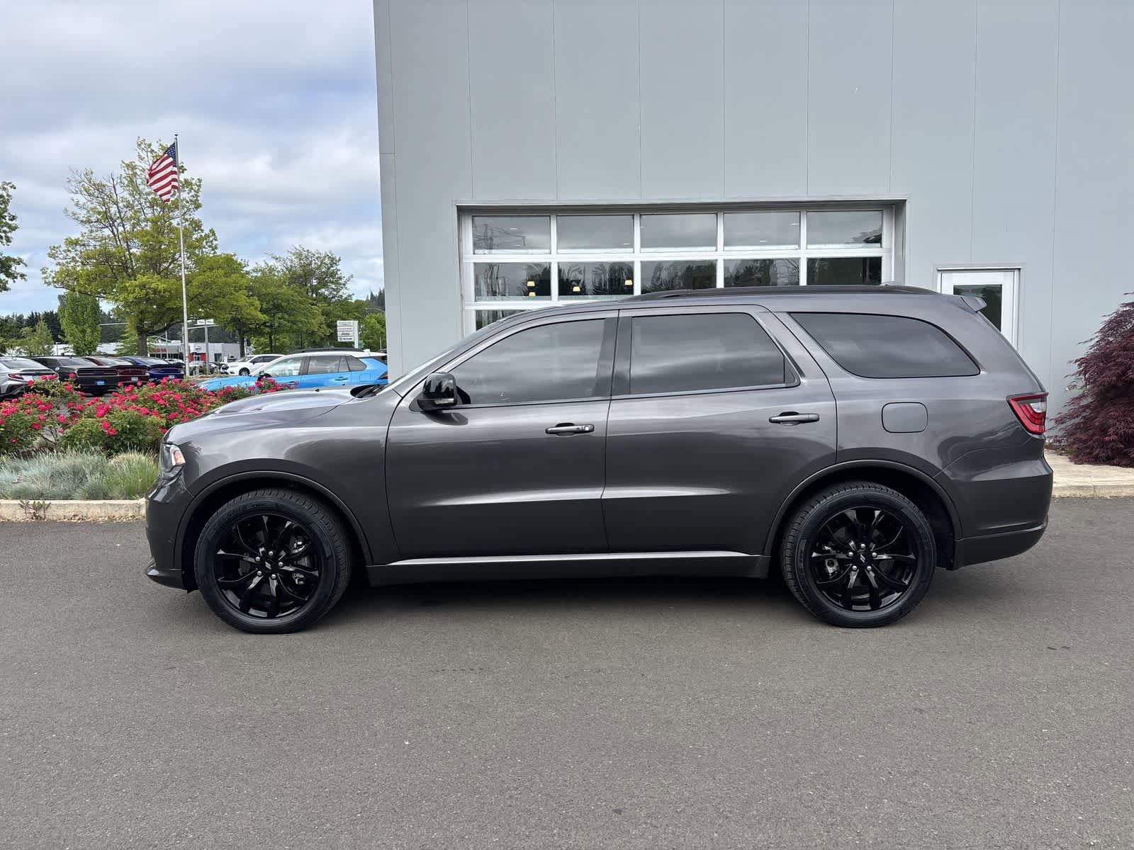 Used 2019 Dodge Durango R/T w/ Technology Group AWD/4WD image 2