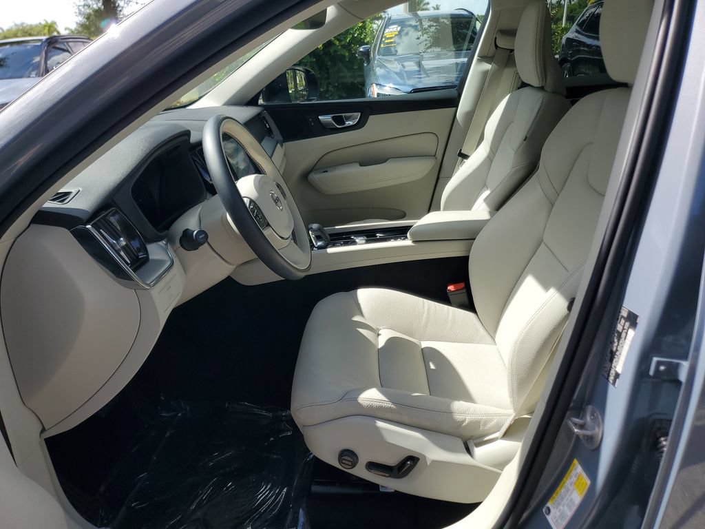 Certified 2024 Volvo XC60 B5 Core w/ Protection Package Premier AWD/4WD image 16