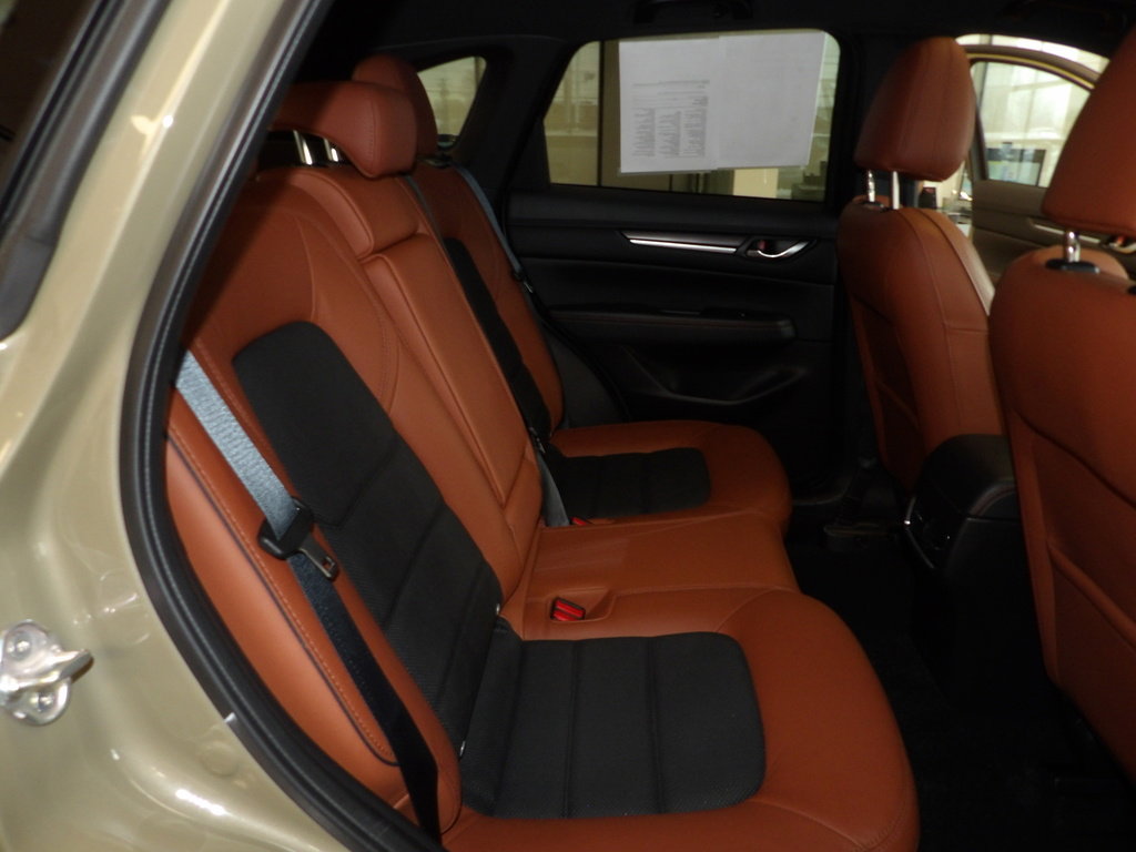 Certified 2024 MAZDA CX-5 Carbon Edition image 18