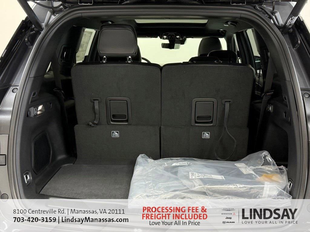 New 2025 Jeep Grand Cherokee L Limited w/ Luxury Tech Group II image 9