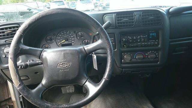 Used 2001 Chevrolet S10 Pickup LS w/ Preferred Equipment Group RWD image 8