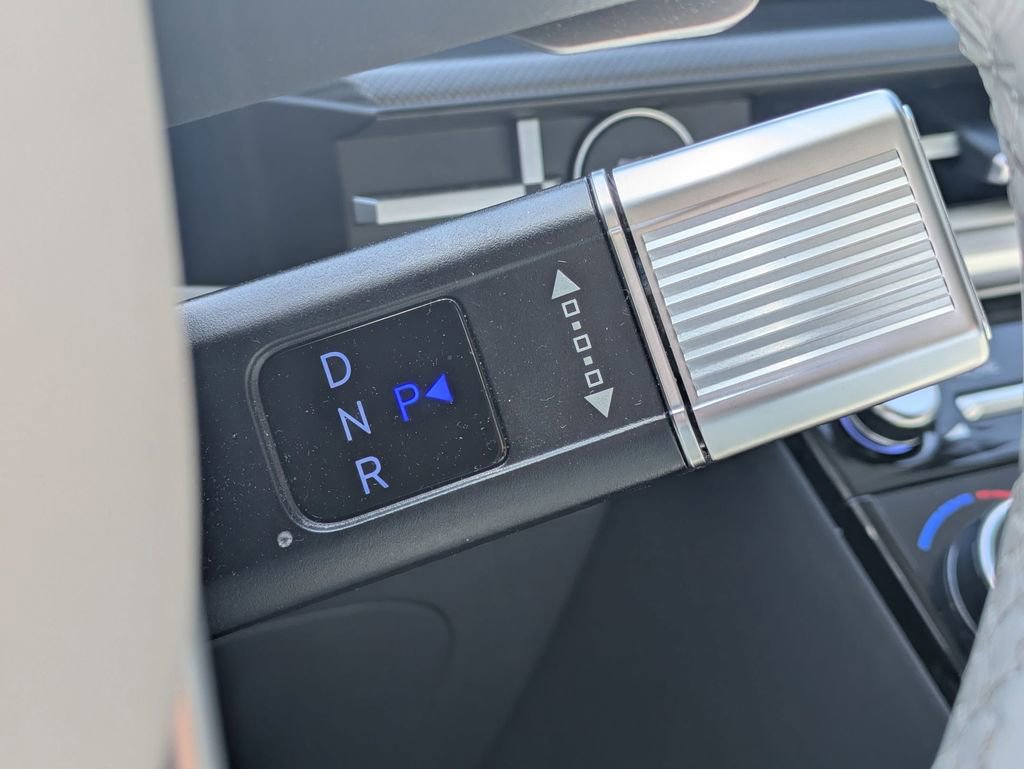 Used 2025 Hyundai Santa Fe SEL AWD/4WD image 17