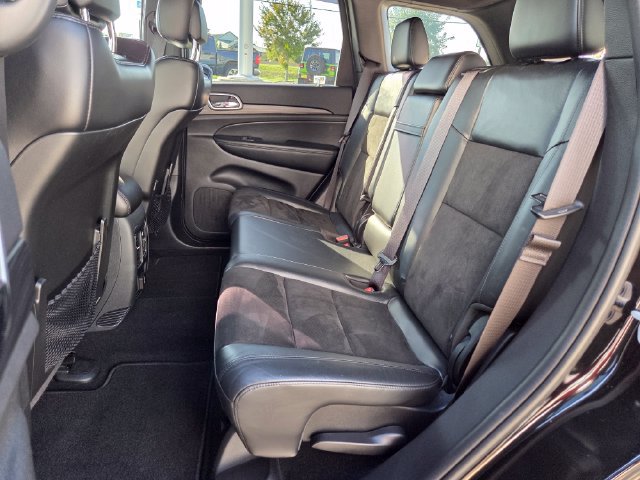 Used 2019 Jeep Grand Cherokee Altitude AWD/4WD image 13