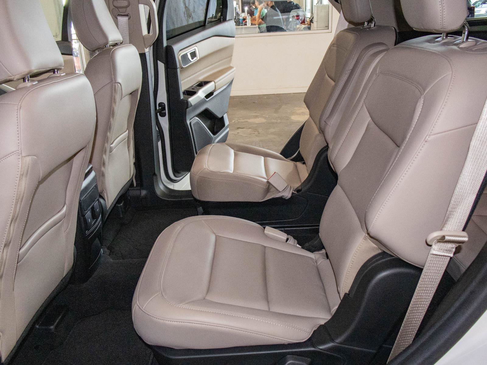 Used 2023 Ford Explorer XLT w/ Equipment Group 202A image 14