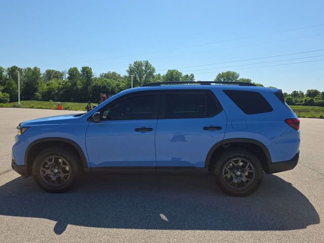 Certified 2025 Honda Pilot TrailSport image 10
