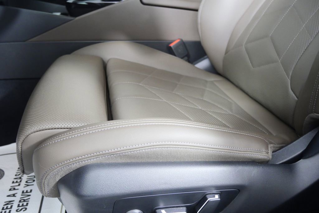 Certified 2025 BMW 530i image 10