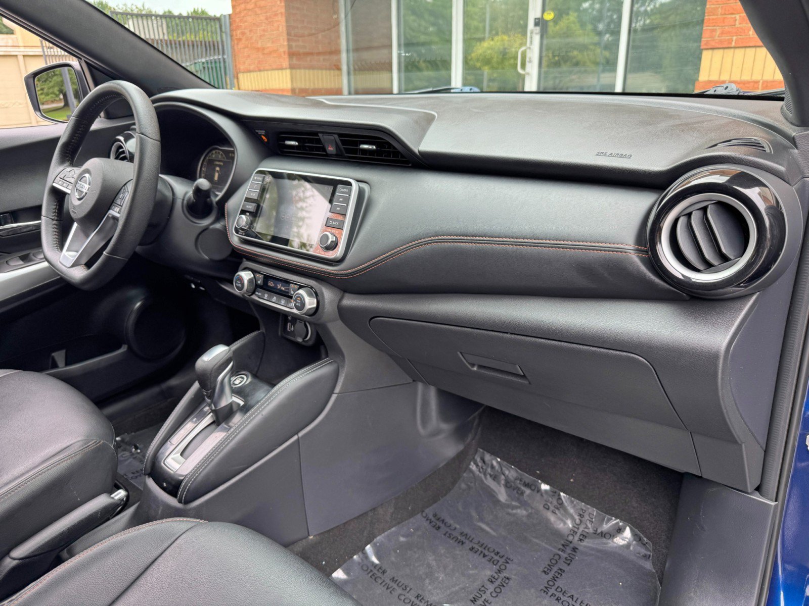 Used 2019 Nissan Kicks SR w/ SR Premium Package FWD image 13