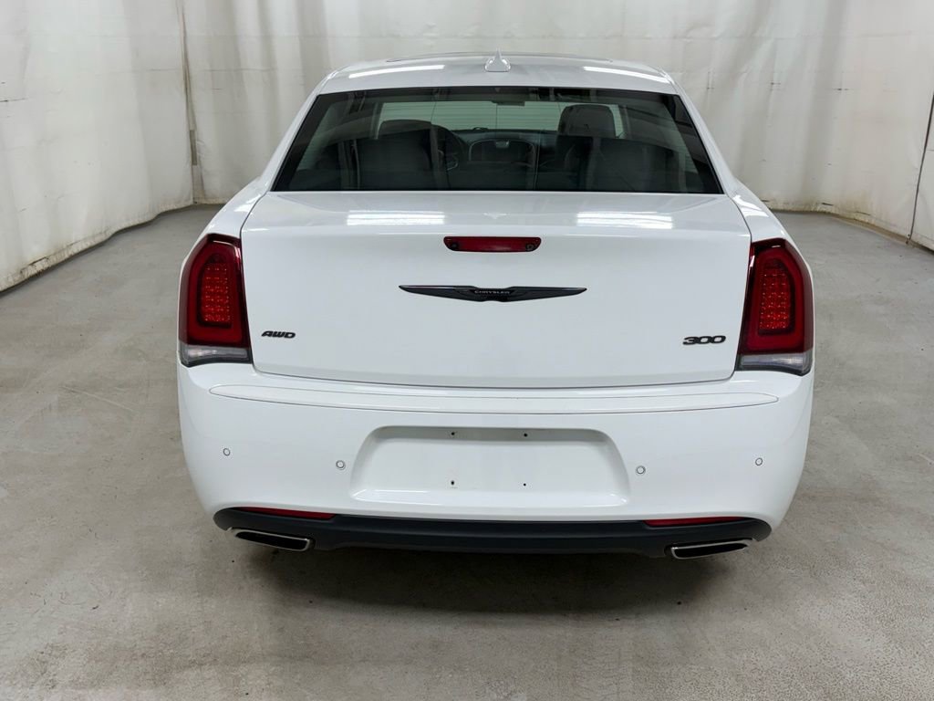 Used 2023 Chrysler 300 Touring L w/ Popular Equipment Group image 6