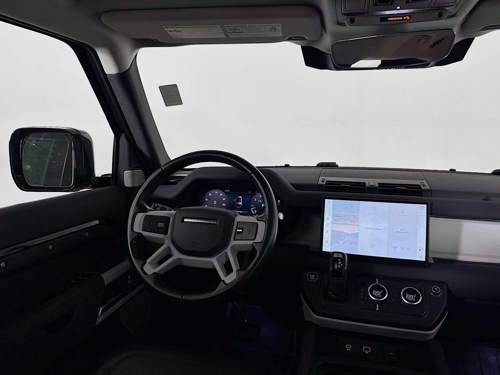 Used 2023 Land Rover Defender 130 SE AWD/4WD image 23