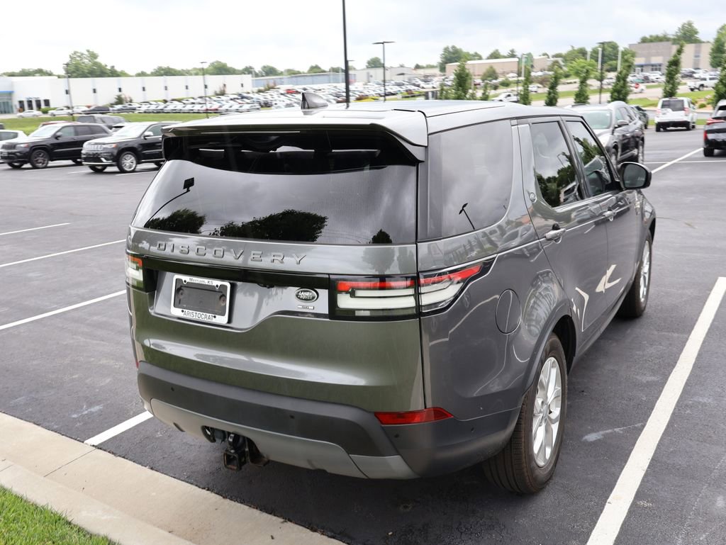 Used 2019 Land Rover Discovery SE AWD/4WD image 11