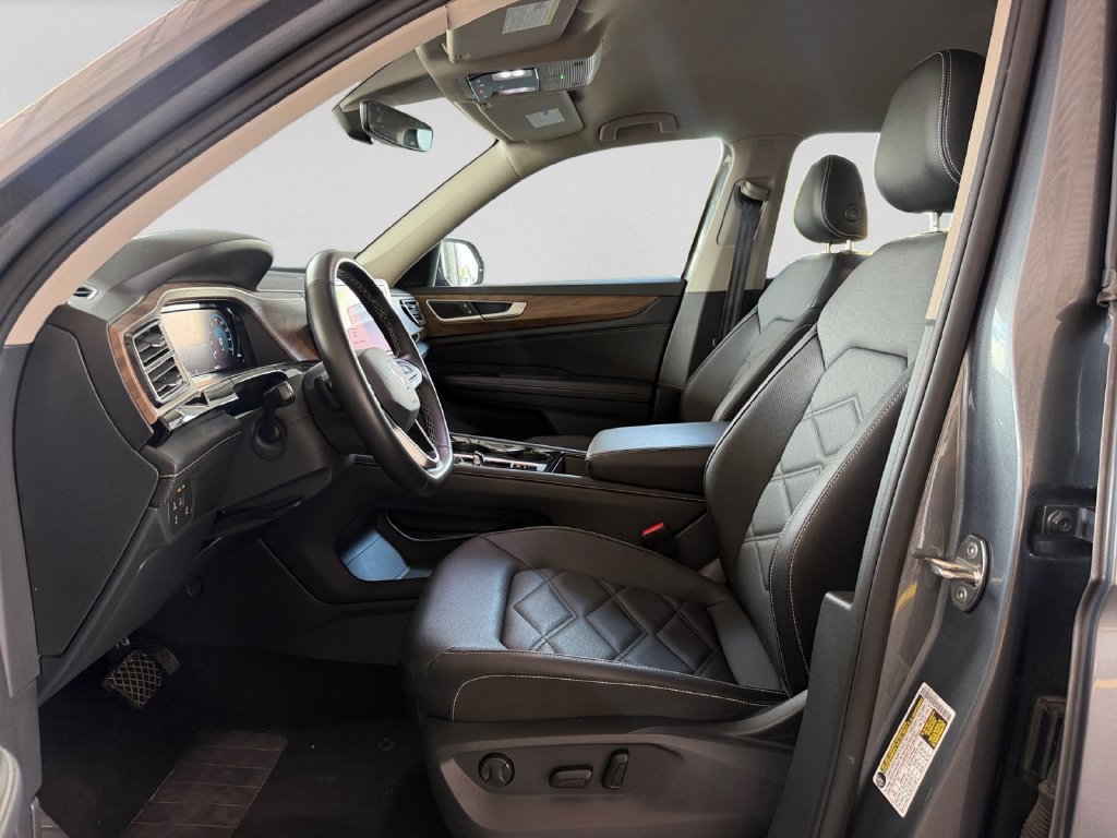 Used 2025 Volkswagen Atlas SE FWD image 22