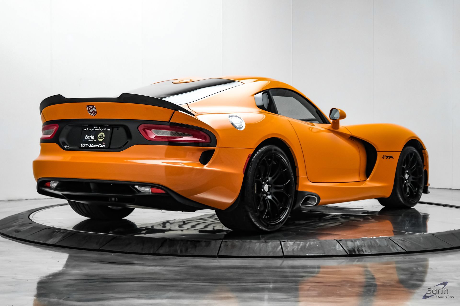 Used 2014 SRT Viper SRT-10 RWD image 19