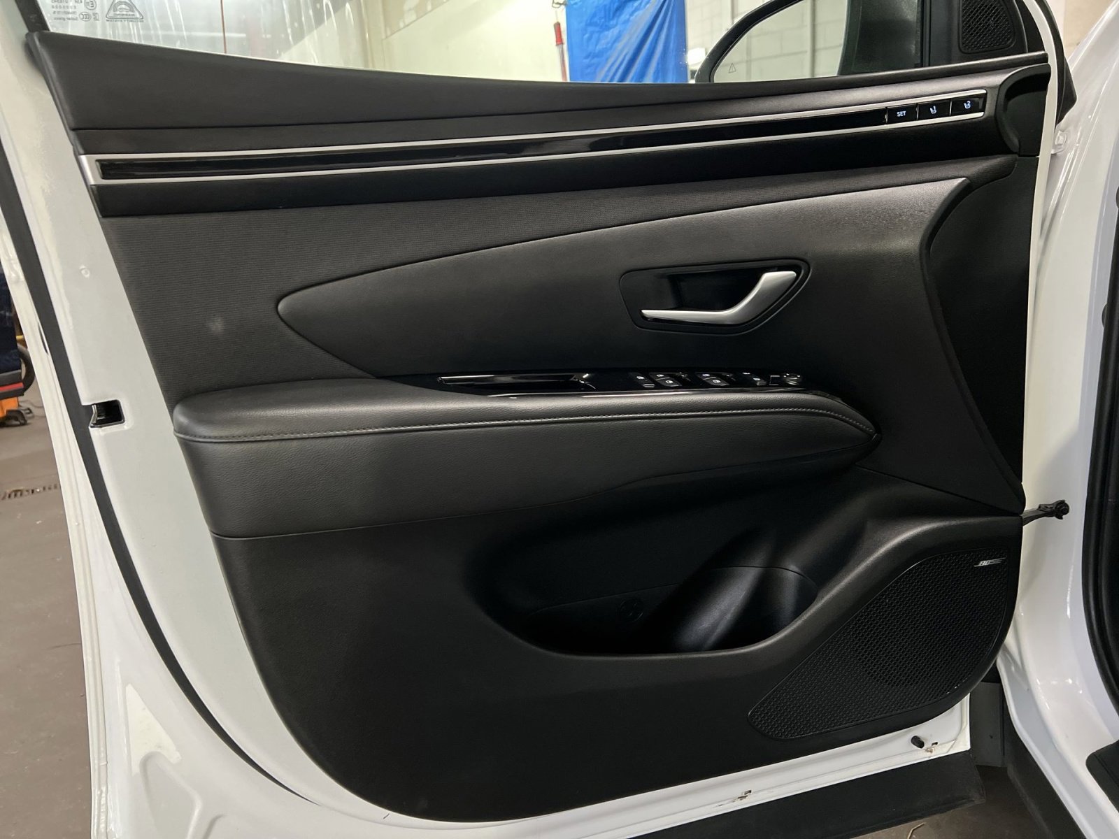 Used 2023 Hyundai Tucson Limited w/ Winter Package image 14