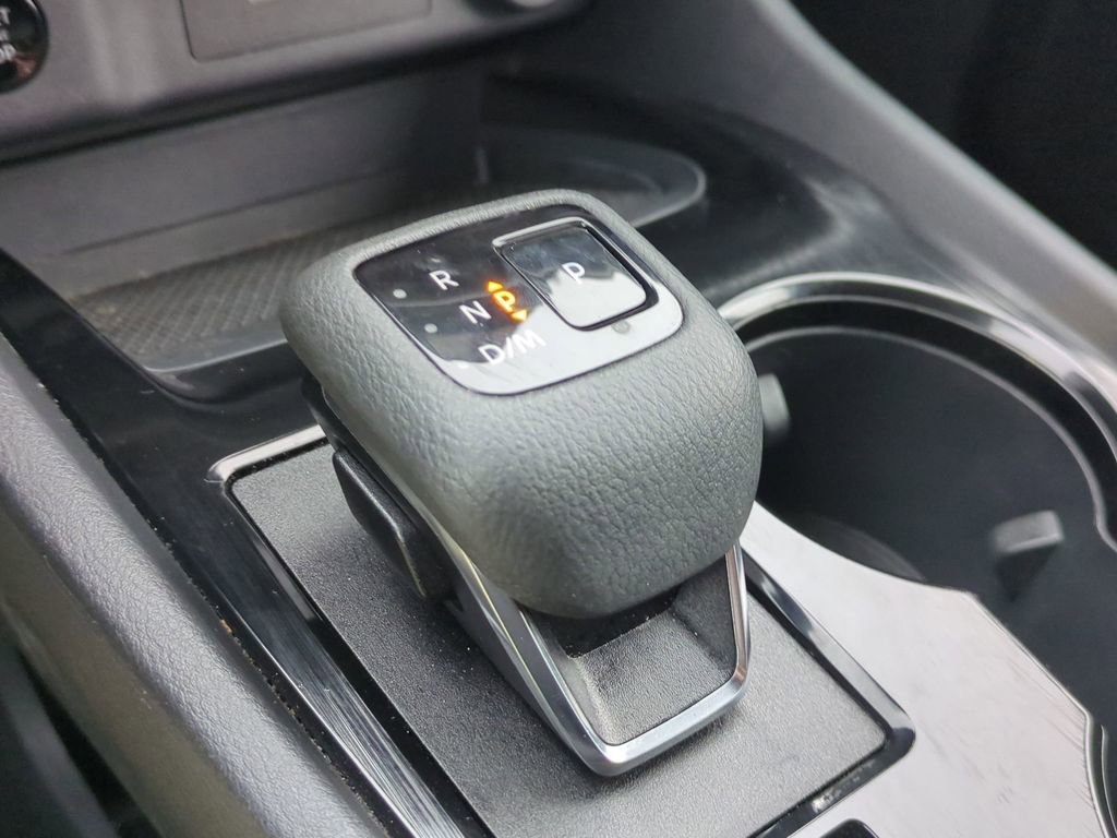 Used 2025 Nissan Rogue SV image 15