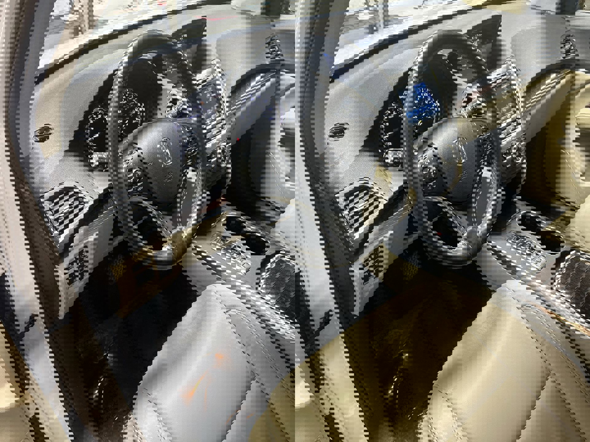 Used 2020 Acura MDX SH-AWD image 11