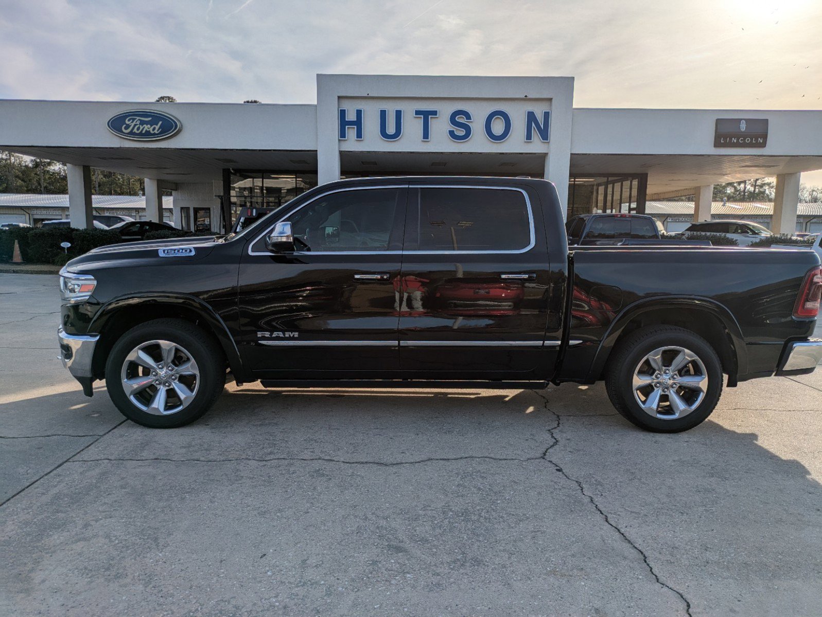 Used 2021 RAM 1500 Limited image 1