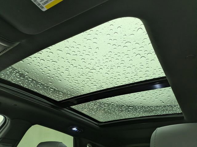 Certified 2023 Cadillac XT5 Premium Luxury w/ LPO, Floor Liner Package image 19