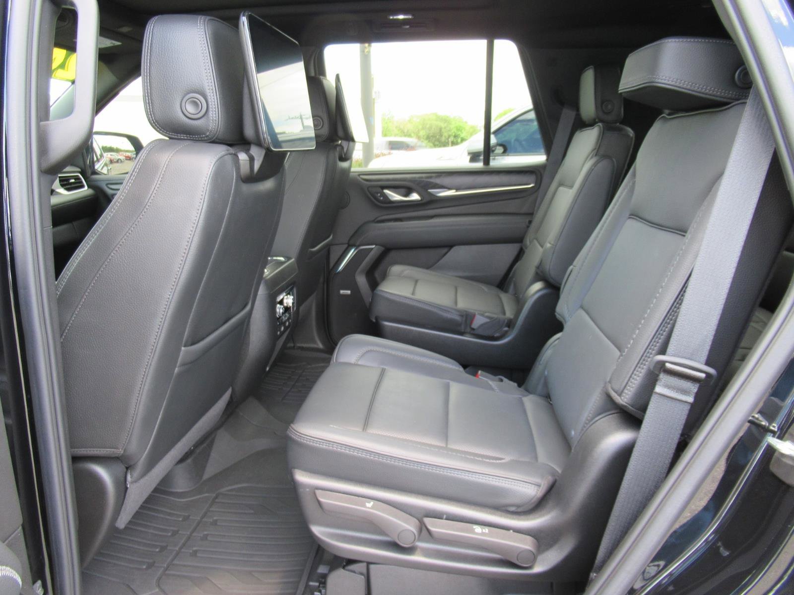 Used 2024 GMC Yukon Denali w/ Denali Reserve Package AWD/4WD image 41