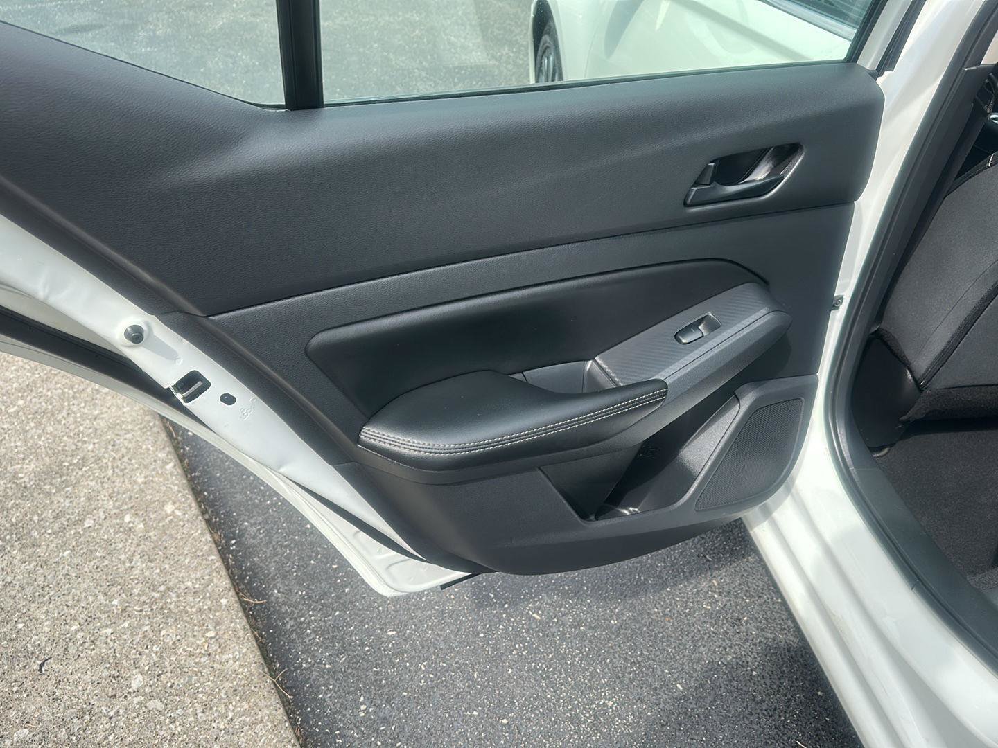 Used 2025 Nissan Altima 2.5 SV FWD image 17