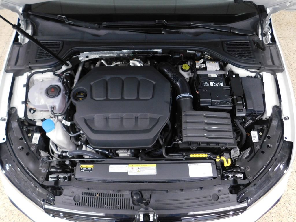 Used 2025 Volkswagen Golf R Black Edition image 16