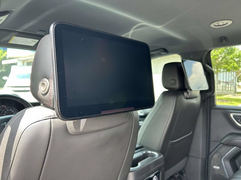Used 2021 Chevrolet Suburban RST w/ Luxury Package RWD image 13