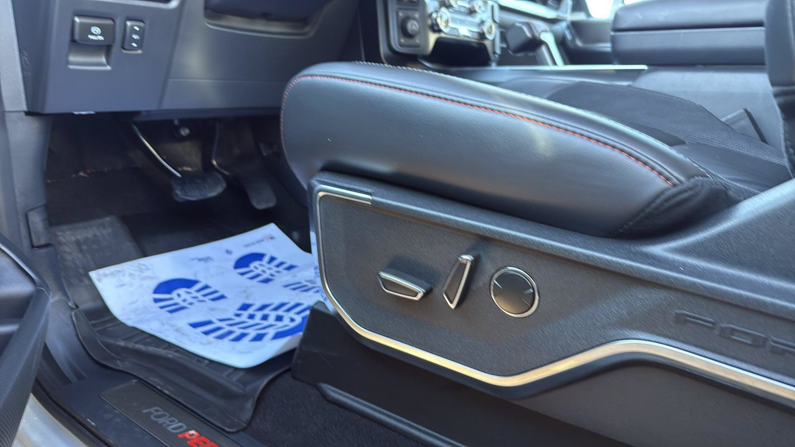 Used 2025 Ford F150 Raptor AWD/4WD image 18