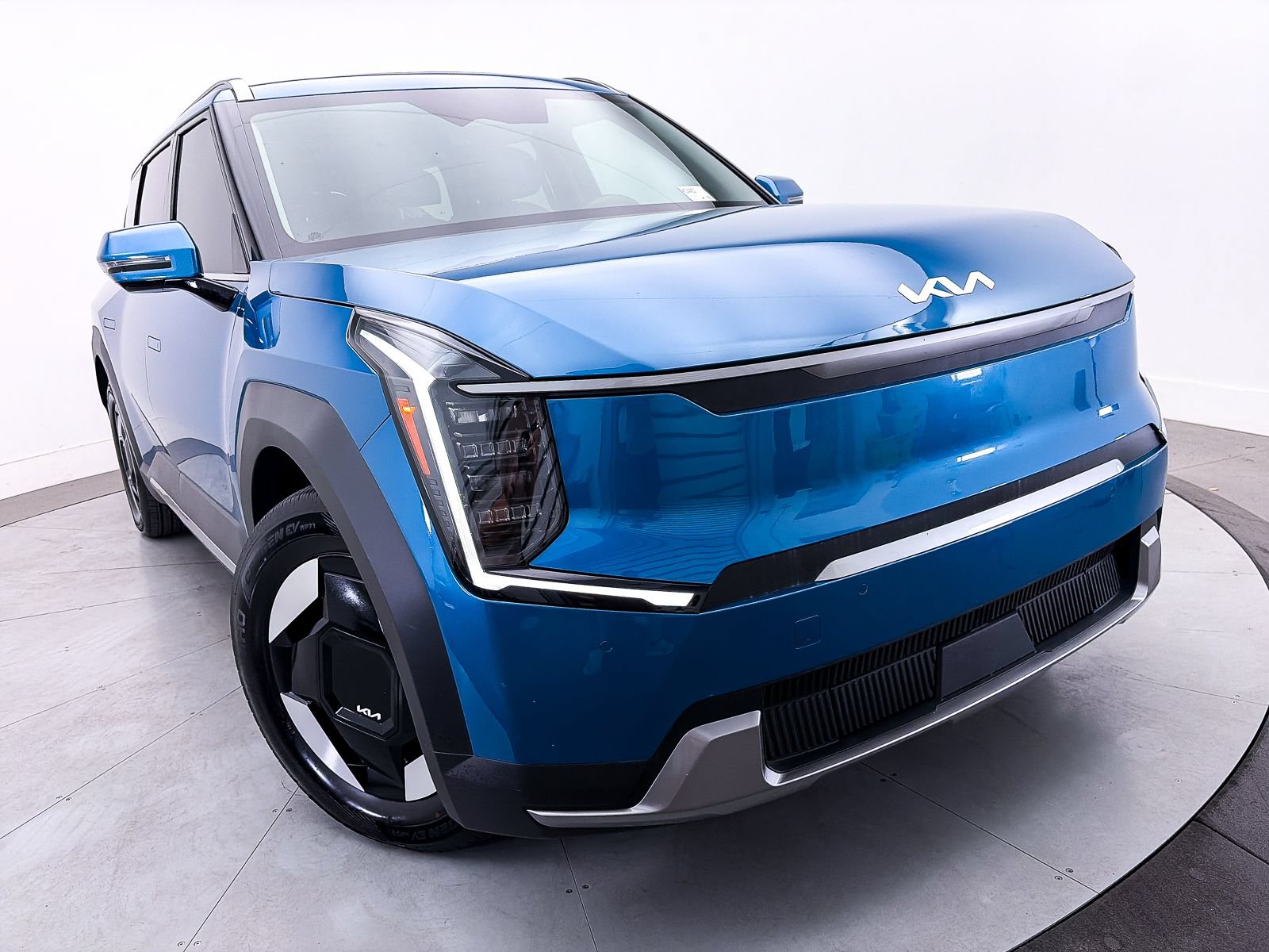 Certified 2024 Kia EV9 Wind AWD/4WD image 9