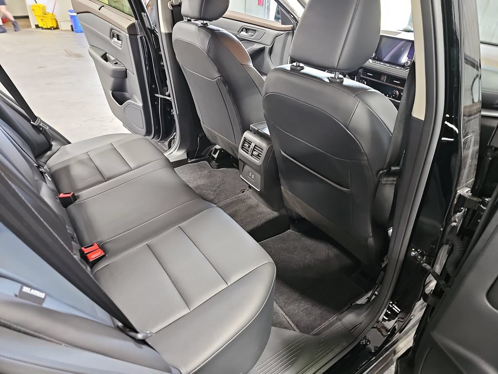 Used 2023 Nissan Rogue SV w/ SV Premium B Package AWD/4WD image 11