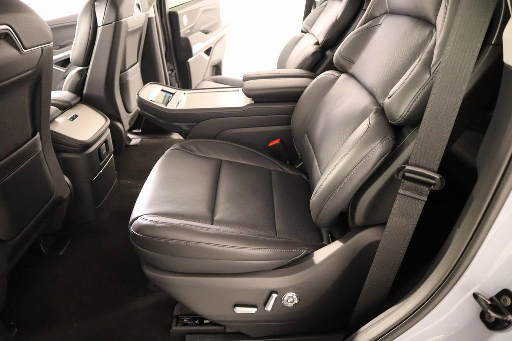 New 2025 Lincoln Navigator Reserve image 12