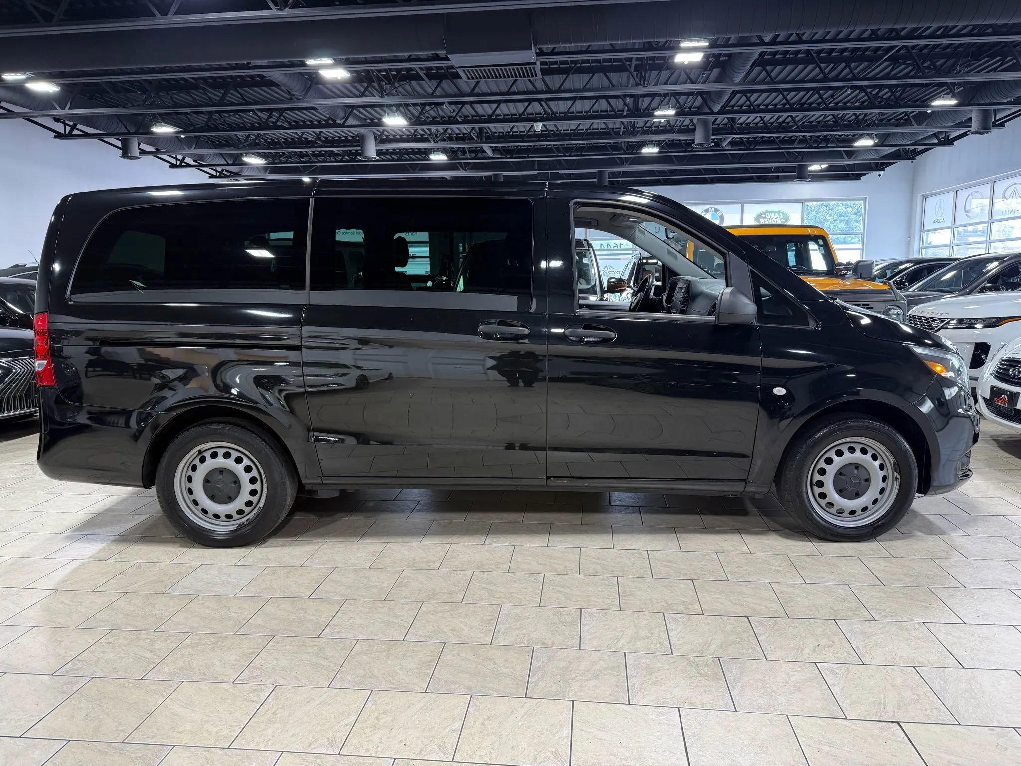 Used 2018 Mercedes-Benz Metris Passenger image 20