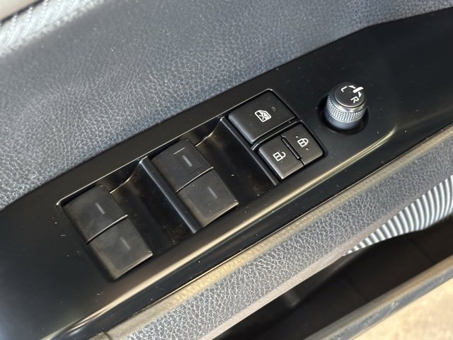 Used 2025 Toyota Camry SE image 21