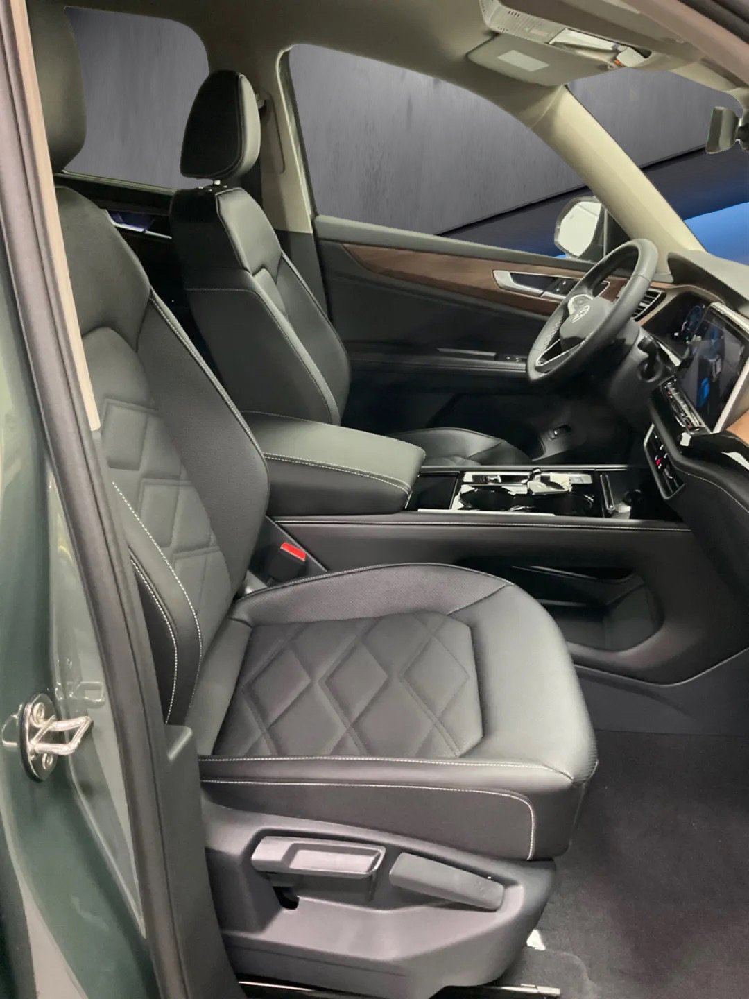 New 2026 Volkswagen Atlas SE AWD/4WD image 9