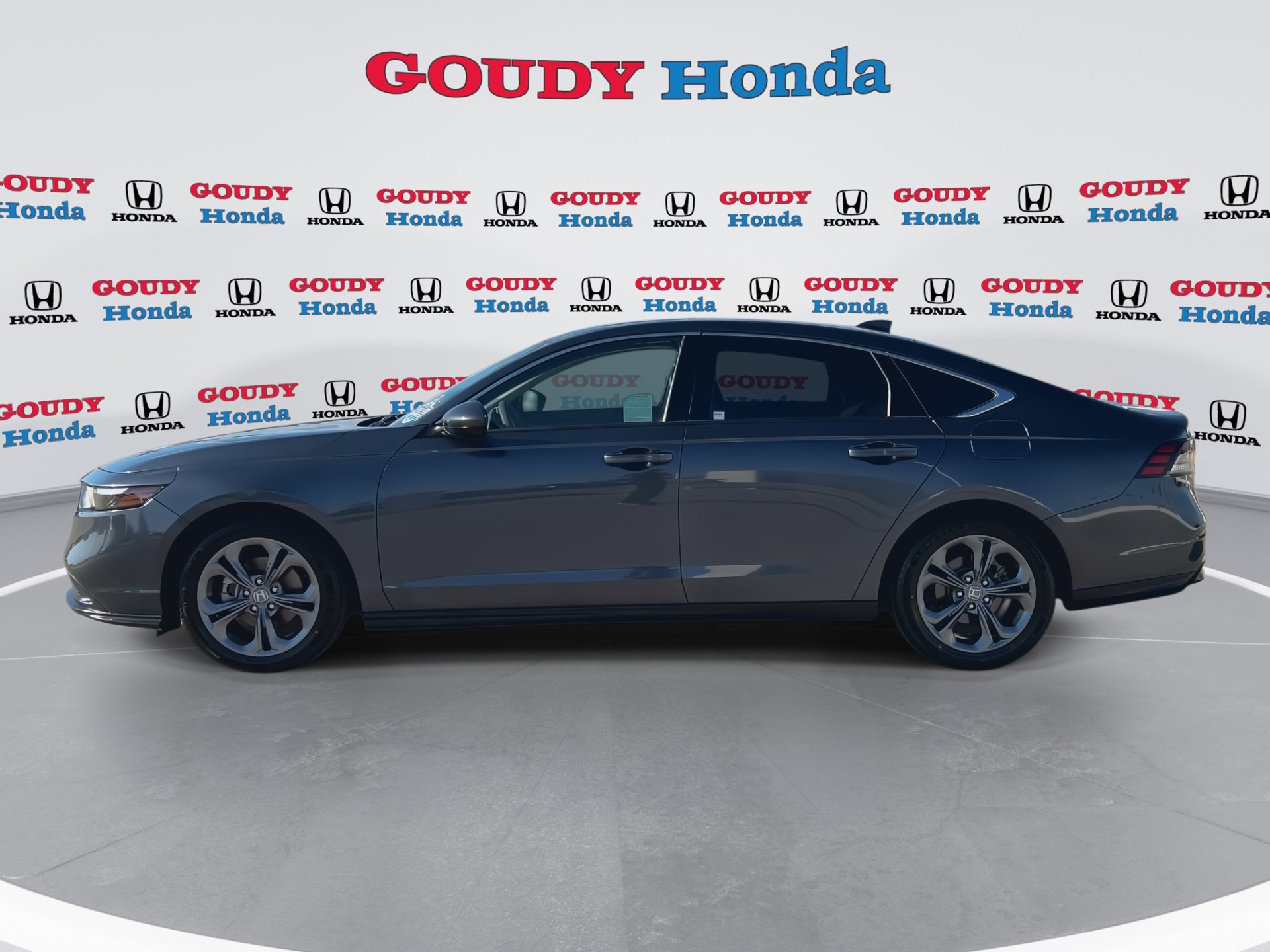 Used 2023 Honda Accord EX image 5
