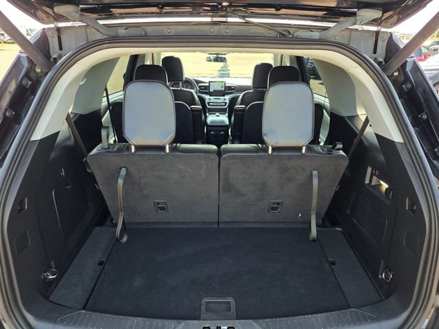 Used 2022 Ford Explorer XLT w/ Equipment Group 202A AWD/4WD image 10