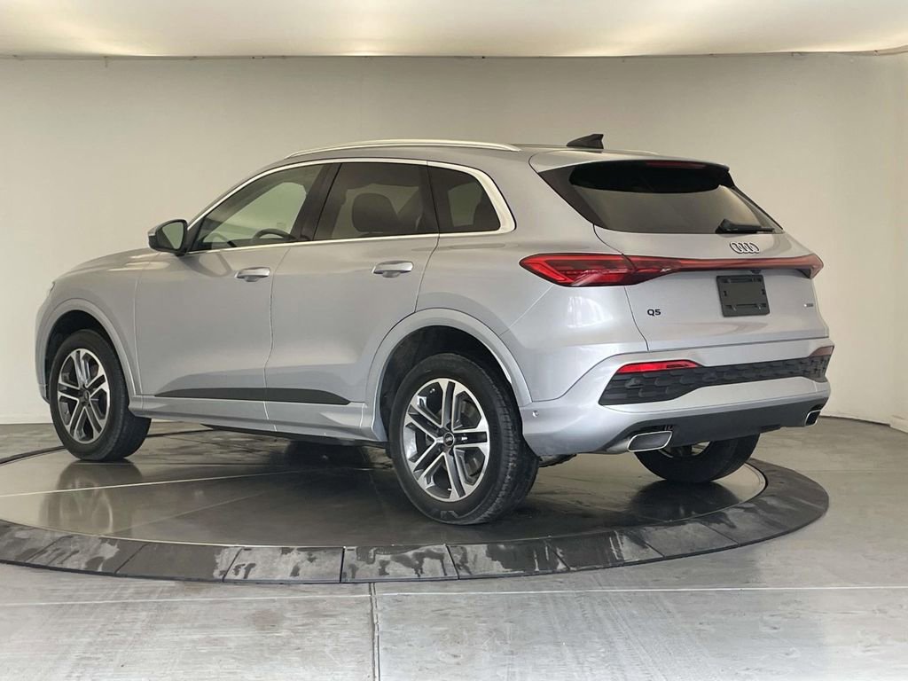 Certified 2025 Audi Q5 Premium w/ Convenience Package image 3