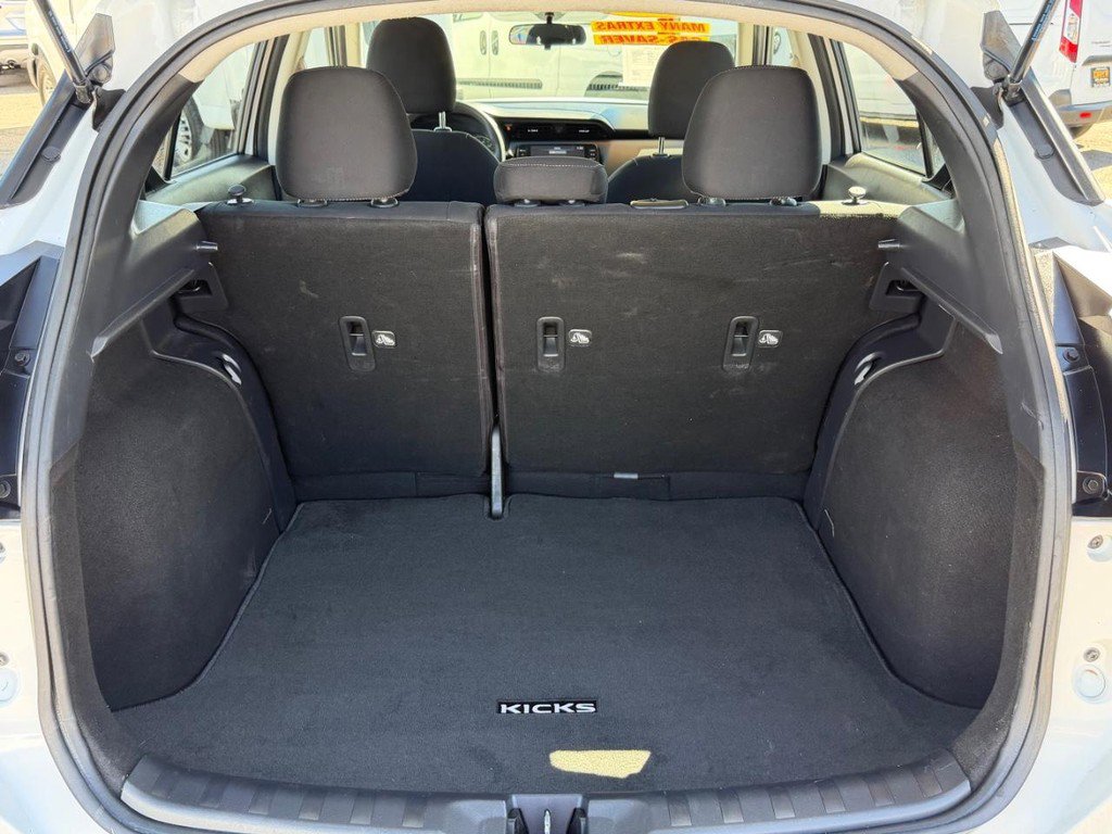 Used 2022 Nissan Kicks SV image 43