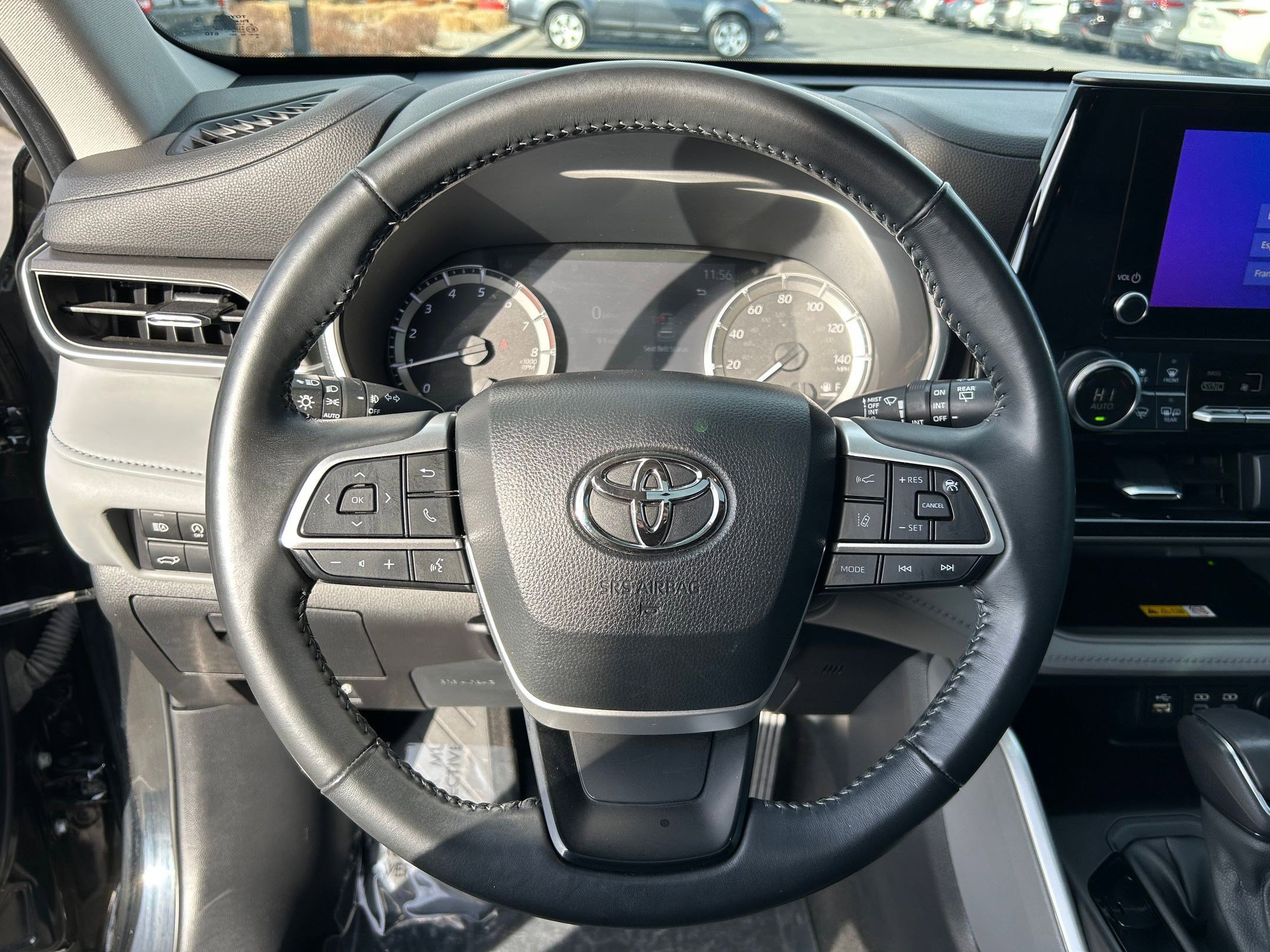 Certified 2023 Toyota Highlander XLE image 12