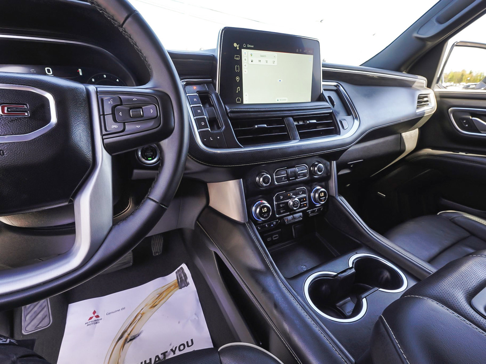 Used 2024 GMC Yukon SLT w/ SLT Luxury Package AWD/4WD image 29