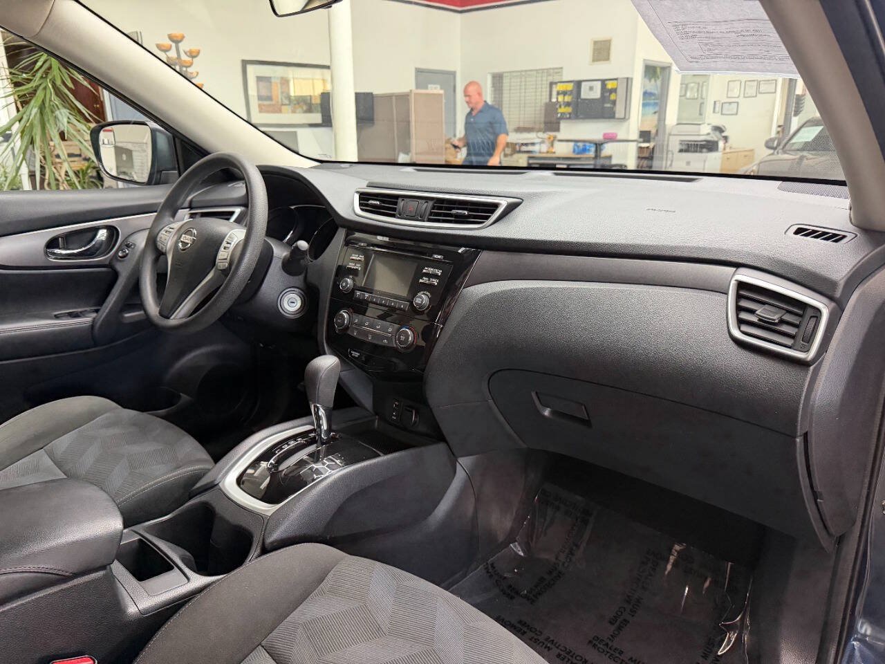 Used 2016 Nissan Rogue S AWD/4WD image 16