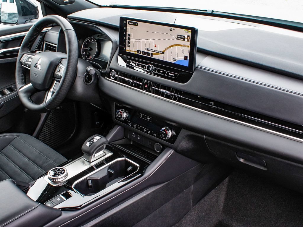 New 2026 Mitsubishi Outlander LE AWD/4WD image 43