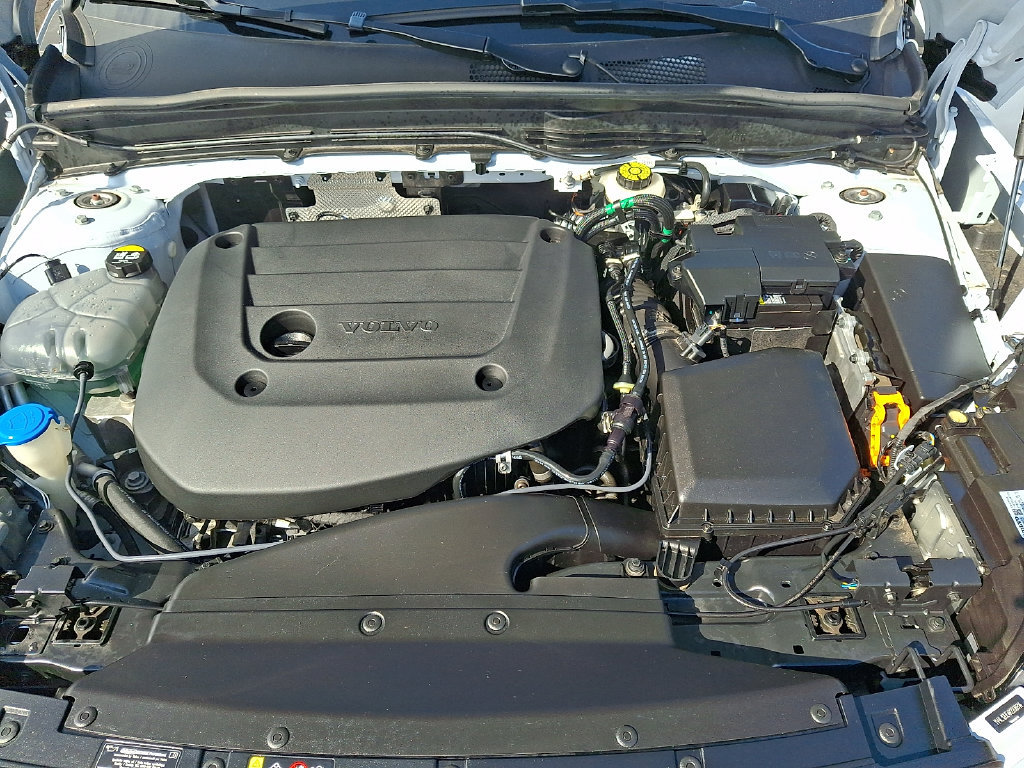 Certified 2024 Volvo XC40 B5 Plus w/ Protection Package Premier AWD/4WD image 26