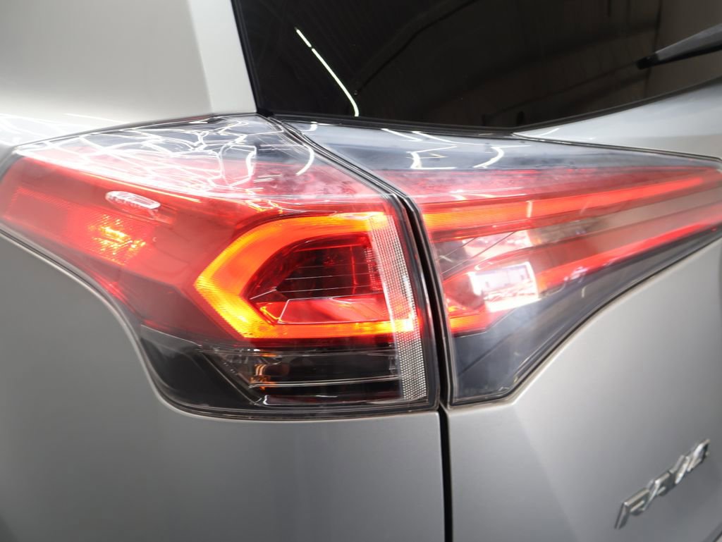 Used 2017 Toyota RAV4 Limited image 28